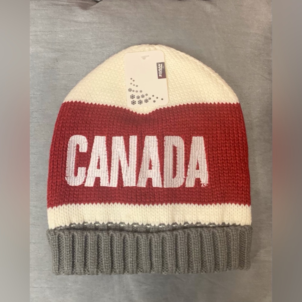 🎈 Cuffed Canada Toque-(Unisex)